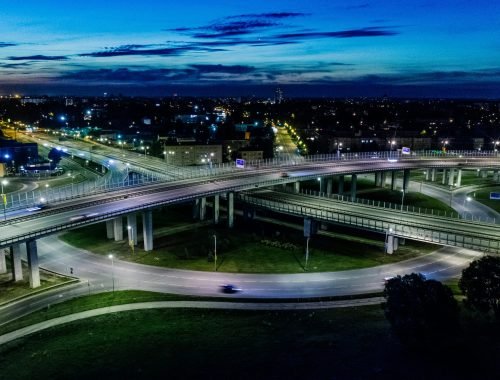 pexels-vividcafe-681334